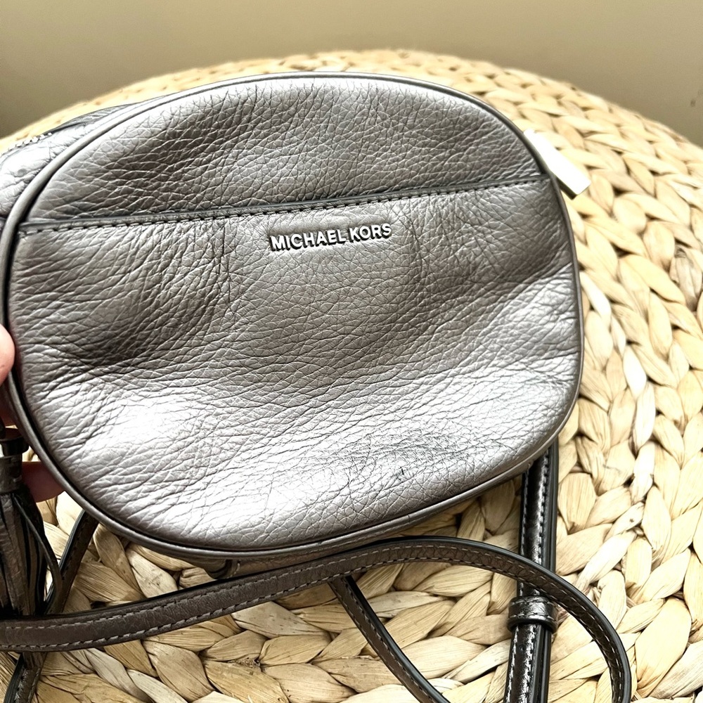 Michael Kors genuine leather embellished metallic chain strap tassel purse - Picture 6 of 9
